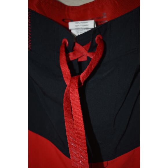 Oakley Red/Black Not Lined Swim Trunks Size 32 - Picture 6 of 6